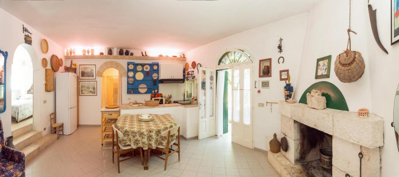 Trulli Girasoli E Viole Cocolicchio Bagian luar foto