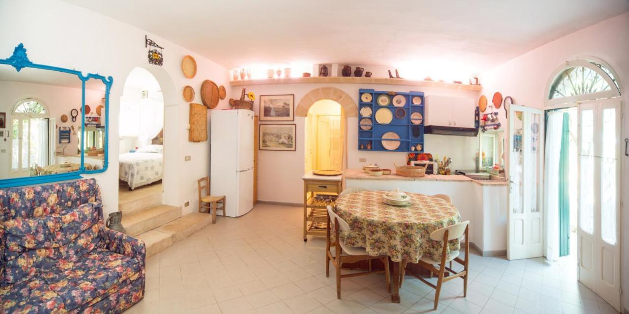 Trulli Girasoli E Viole Cocolicchio Bagian luar foto