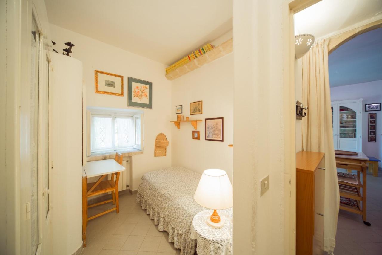 Trulli Girasoli E Viole Cocolicchio Bagian luar foto